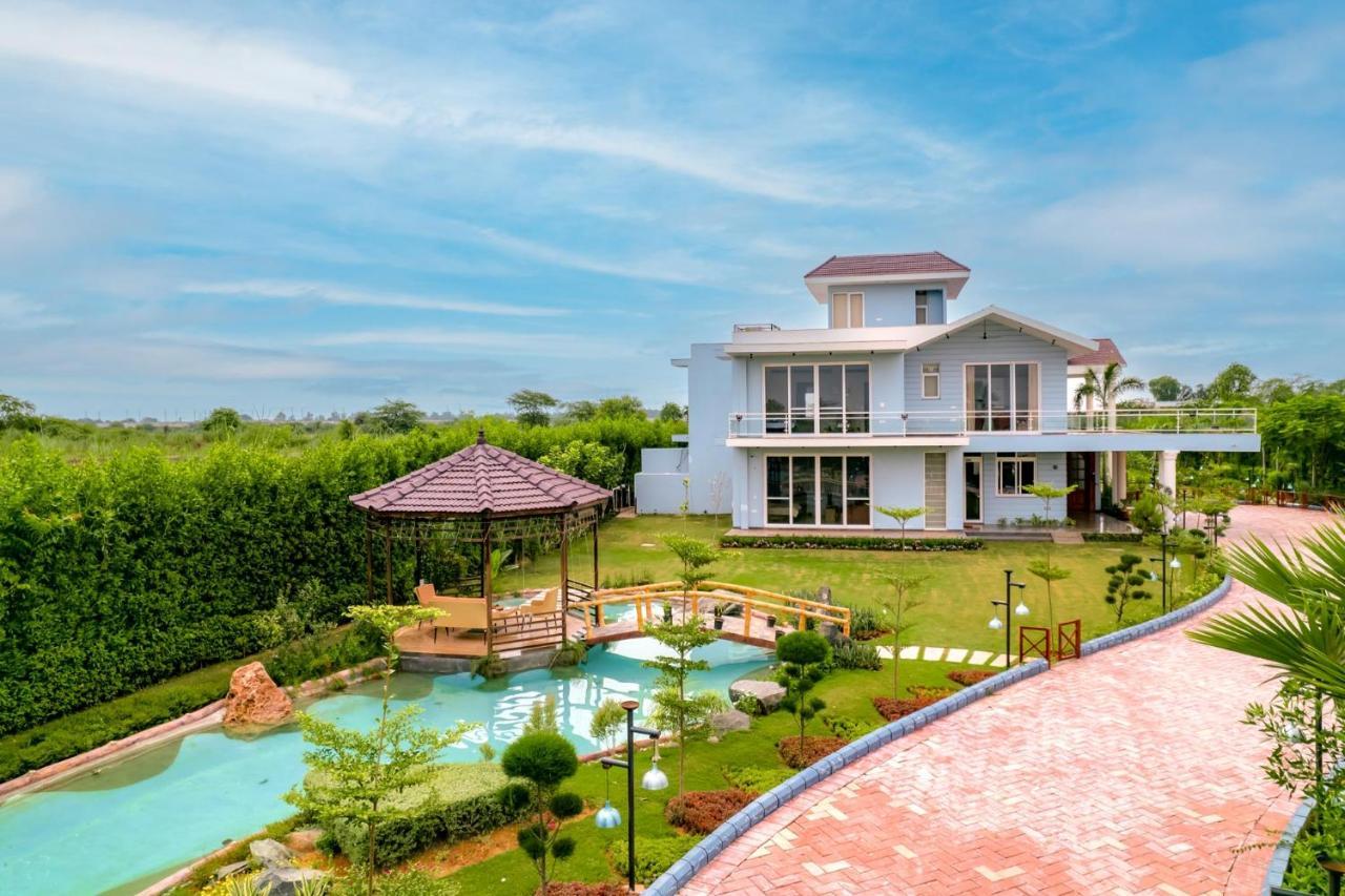 Stayvista At Serenity Farms With Pool, Lawn, Bonfire & Bbq Sohna Luaran gambar