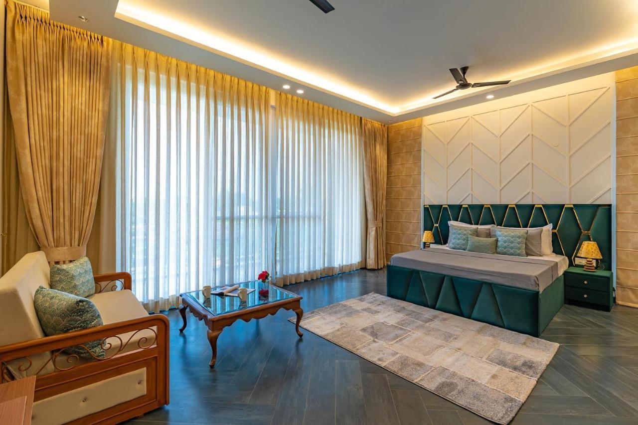 Stayvista At Serenity Farms With Pool, Lawn, Bonfire & Bbq Sohna Luaran gambar