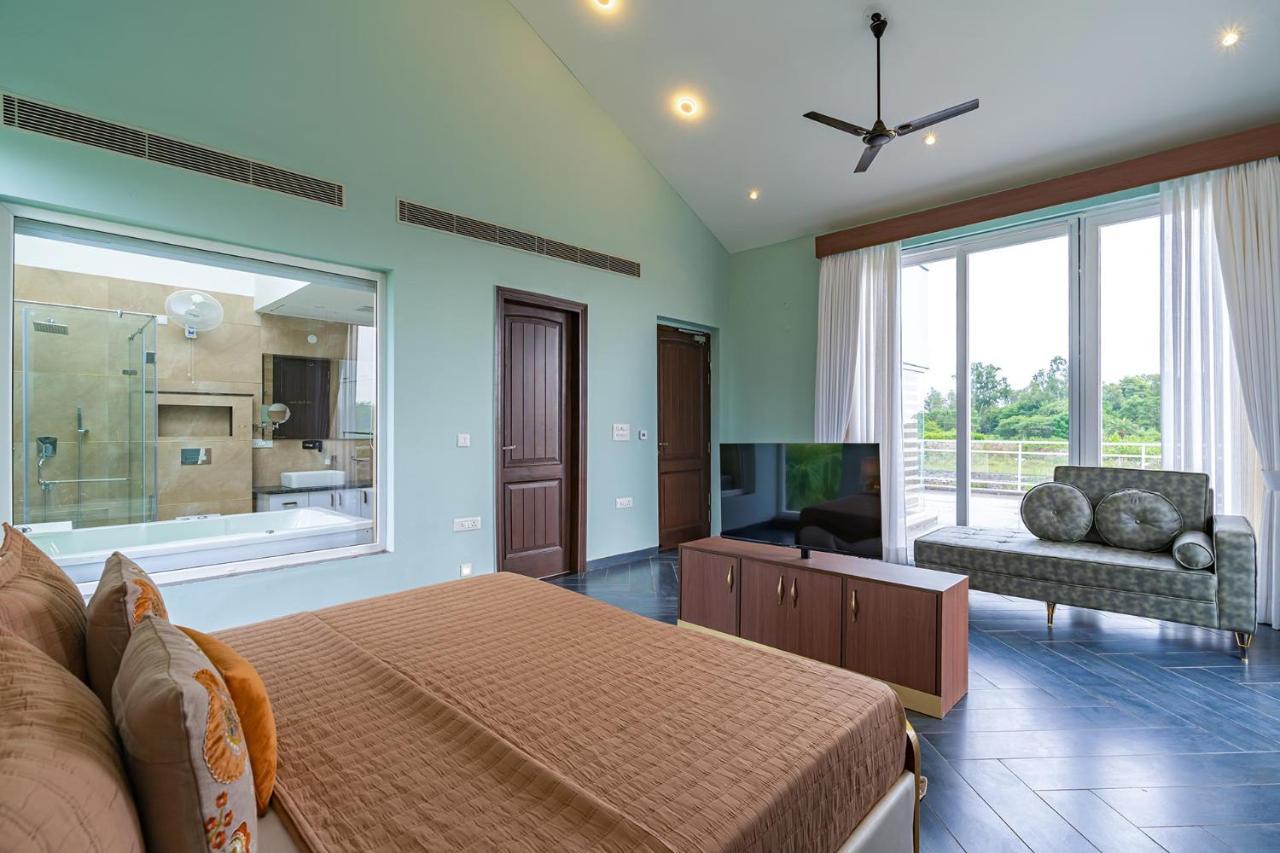 Stayvista At Serenity Farms With Pool, Lawn, Bonfire & Bbq Sohna Luaran gambar